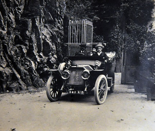 1990: The Succession